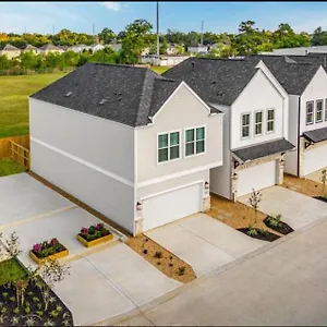 The Holistic Hideaway - Gated Community * Houston