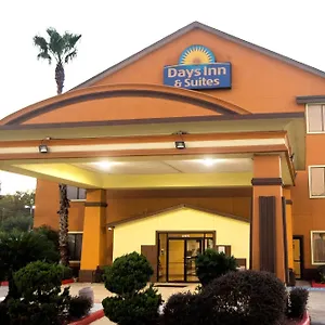 Days & By Wyndham North/aldine Hotel
