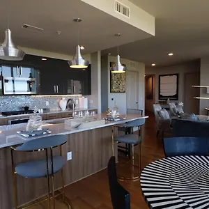 Landing At The Hayworth - 1 Bedroom In Westside Apartment Houston