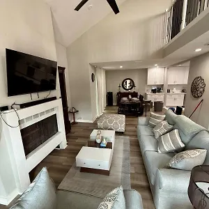 Spacious By The Galleria