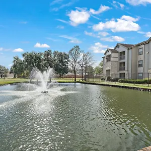 Apartment Lakeside Living