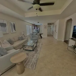 Casa vacanze Near The Hobby Airport *