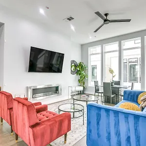 Luxury Townhome - Half Mi To Museum District! *