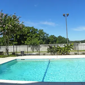 Suburban North I-45 Hotel