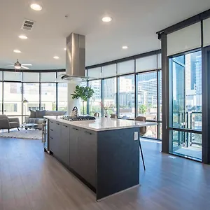 Ξενοδοχείο με διαμερίσματα Whyhotel Downtown Convention Center 5*